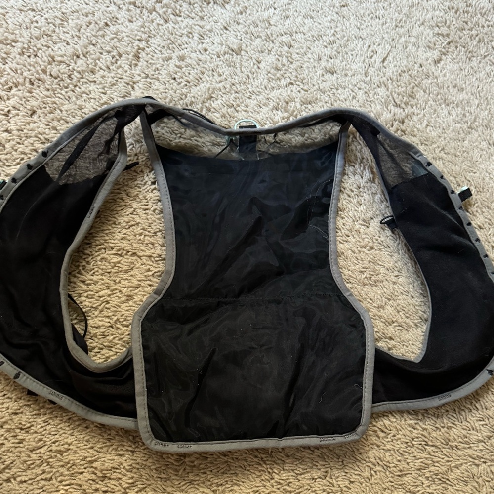 ULTIMATE DIRECTION RACE VEST 6.0 UNISEX SZ SMALL - Picture 9 of 10